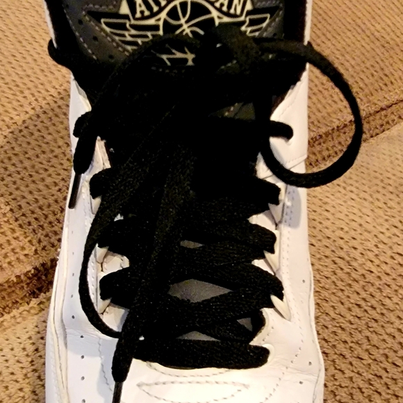 EUC AIR JORDAN'S - Picture 2 of 11